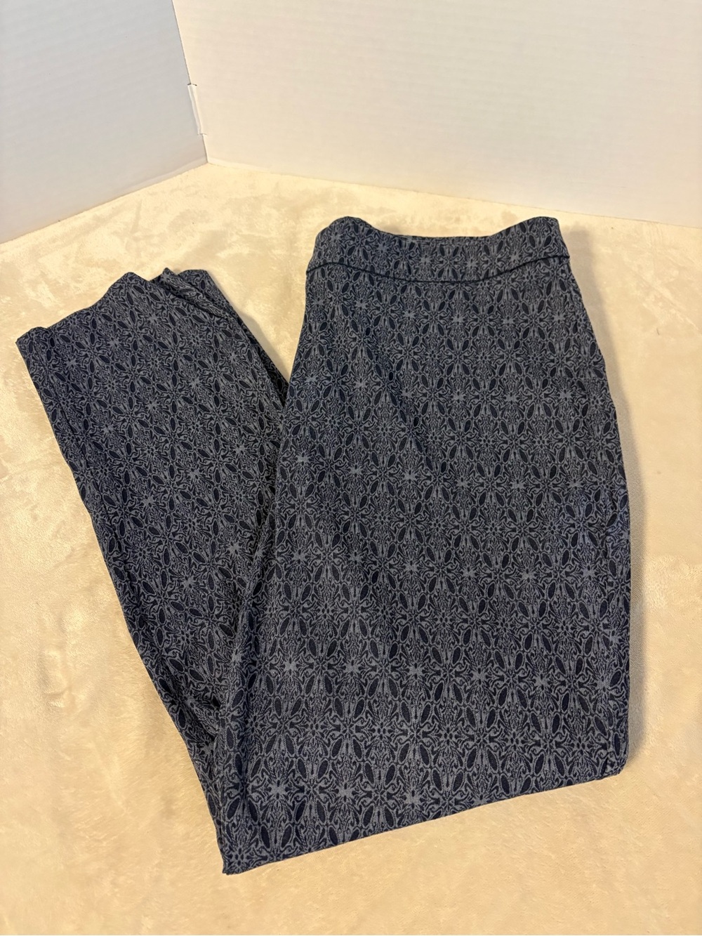 Chico's Navy Floral-Pattern Ponte Leggings